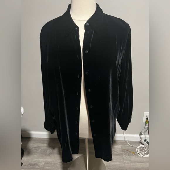 Plus Size Top - Picture 2 of 6